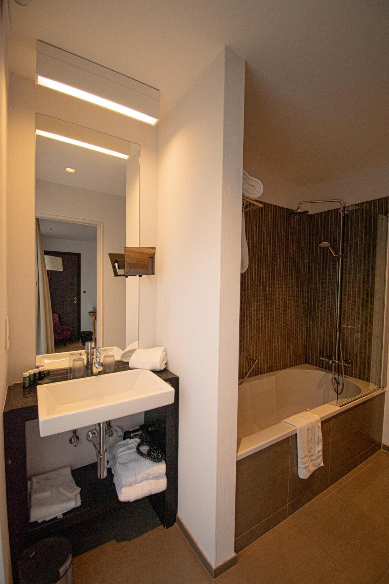 Hotel The Royal Snail Namur Bagian luar foto