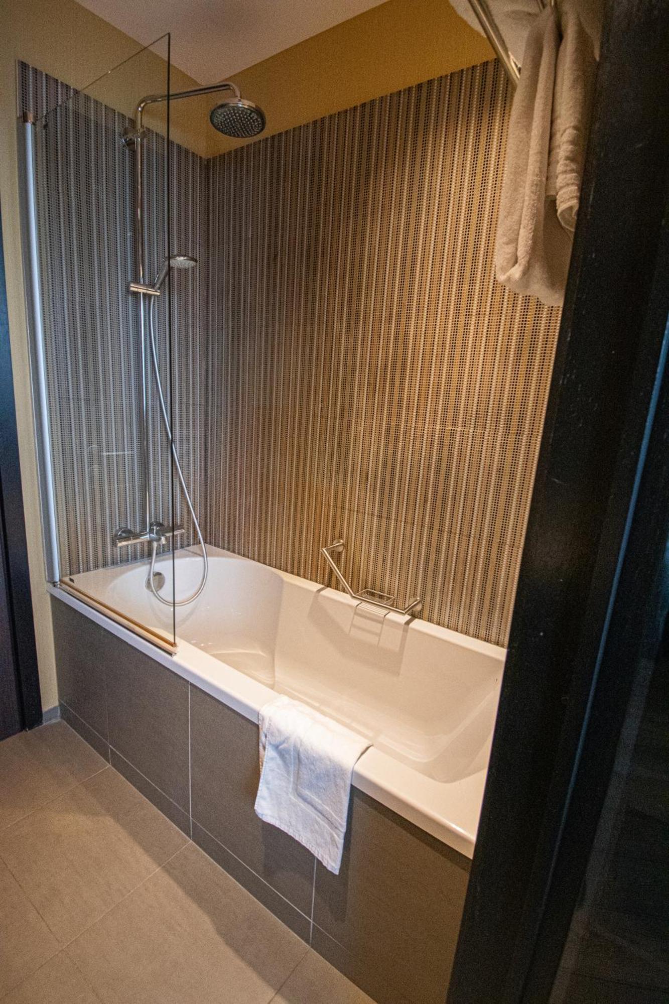 Hotel The Royal Snail Namur Bagian luar foto