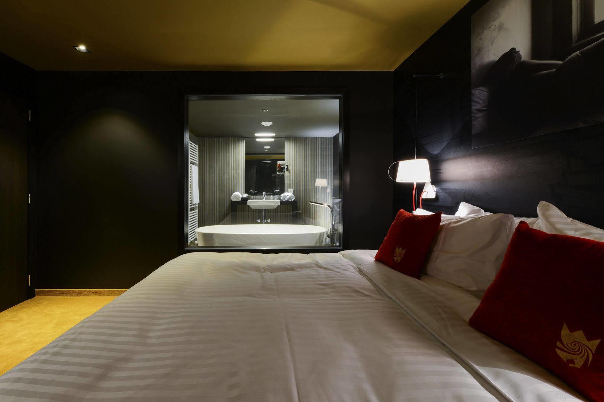 Hotel The Royal Snail Namur Bagian luar foto