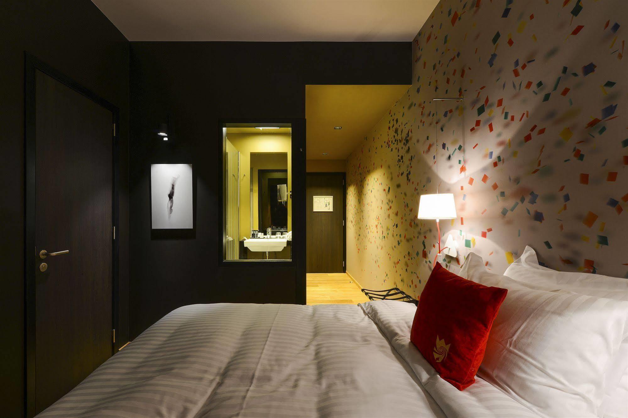 Hotel The Royal Snail Namur Bagian luar foto
